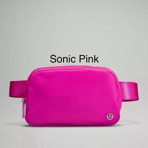 🦋 NWT everywhere belt bag by lululemon 🦋